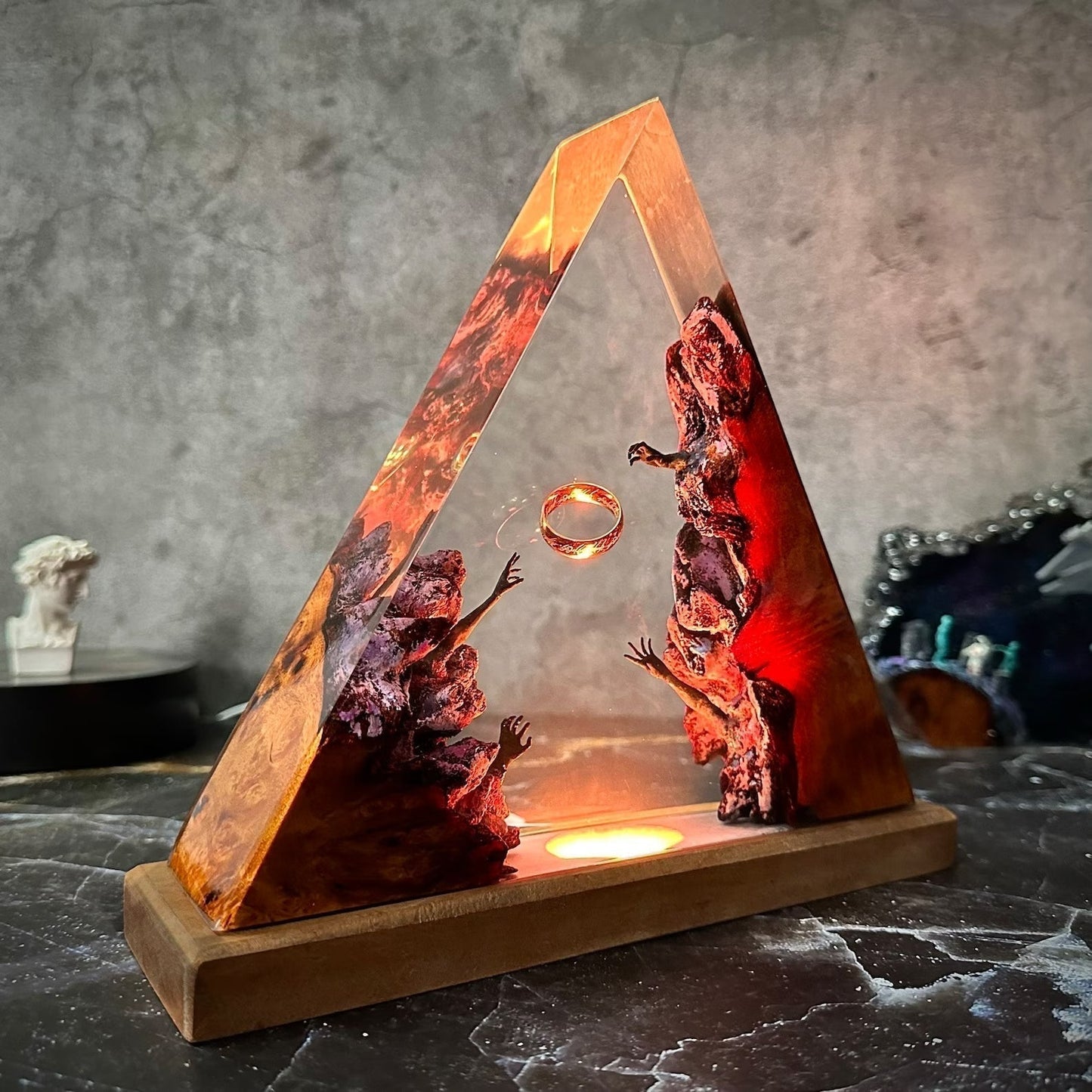 LOTR Lord Of Rings The One Ring Longing Hands Epoxy Resin Lamp - ArtFIGU