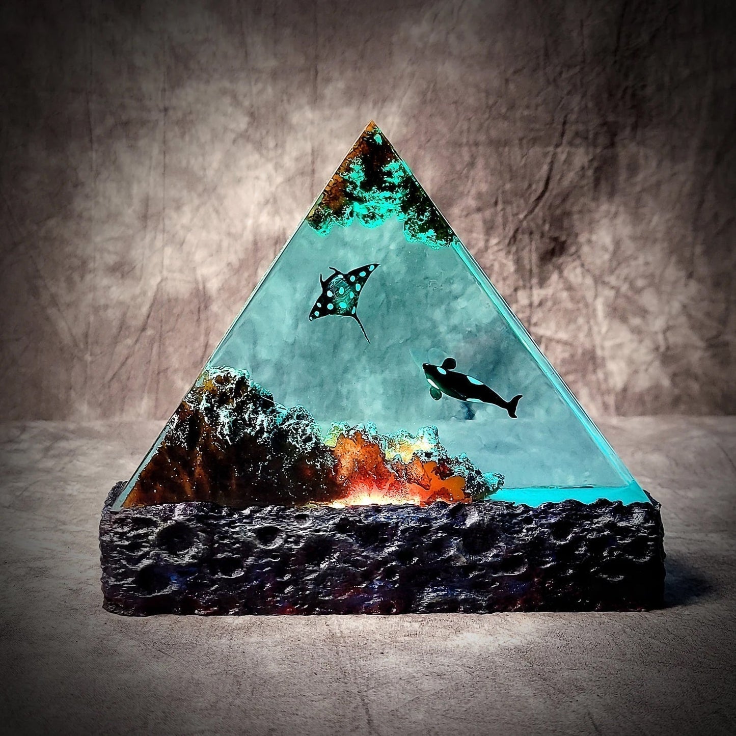 Orca Manta Ray Undersea Ocean Diorama Epoxy Resin Lamp - ArtFIGU