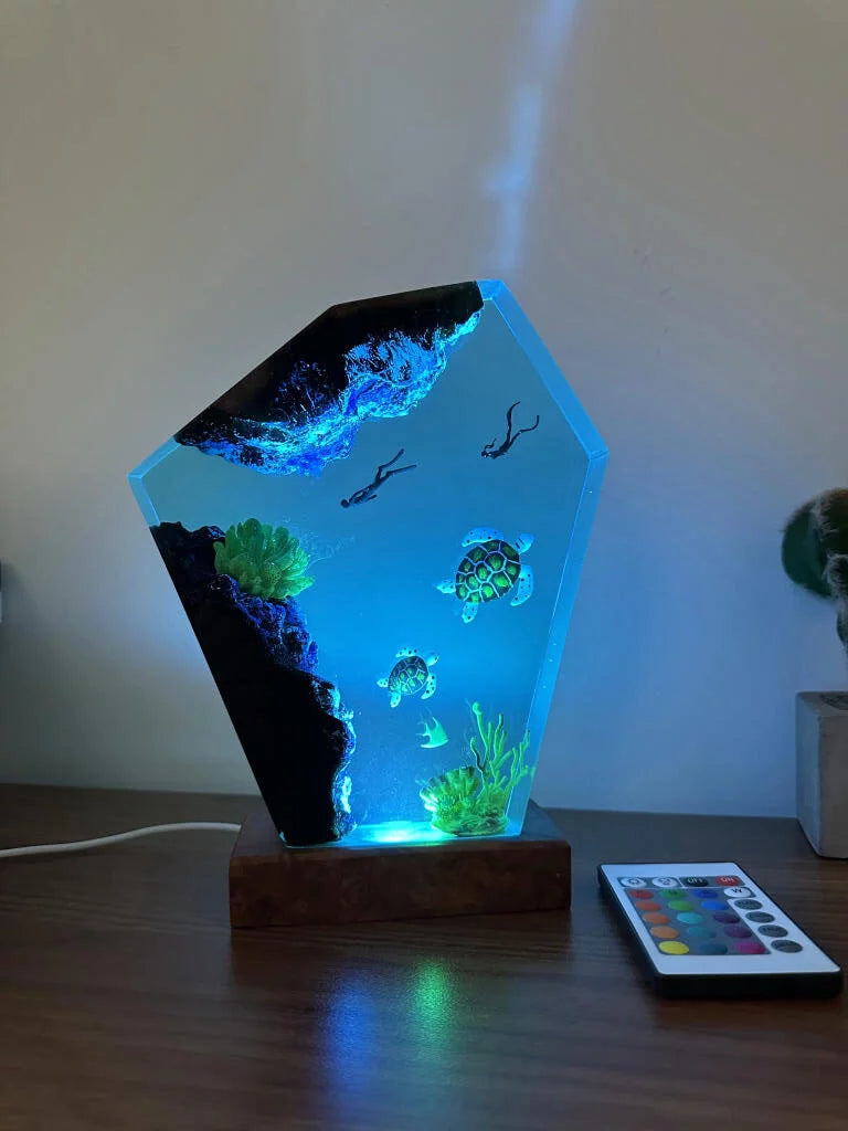 Mom Dad Baby Sea Turtle Divers Epoxy Resin Lamp, Night Light - ArtFIGU