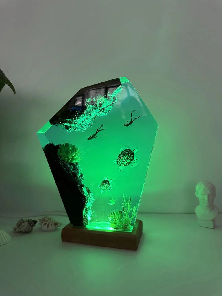 Mom Dad Baby Sea Turtle Divers Epoxy Resin Lamp, Night Light - ArtFIGU