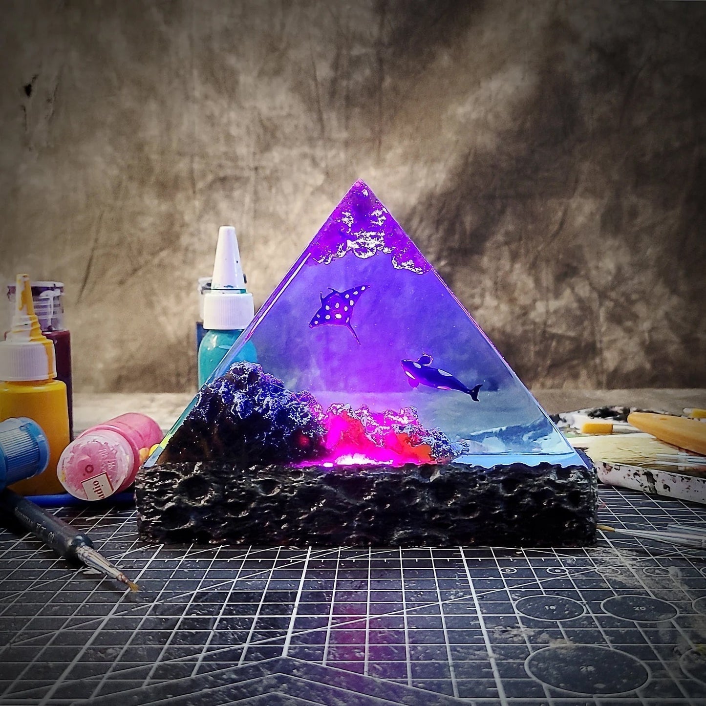 Orca Manta Ray Undersea Ocean Diorama Epoxy Resin Lamp - ArtFIGU