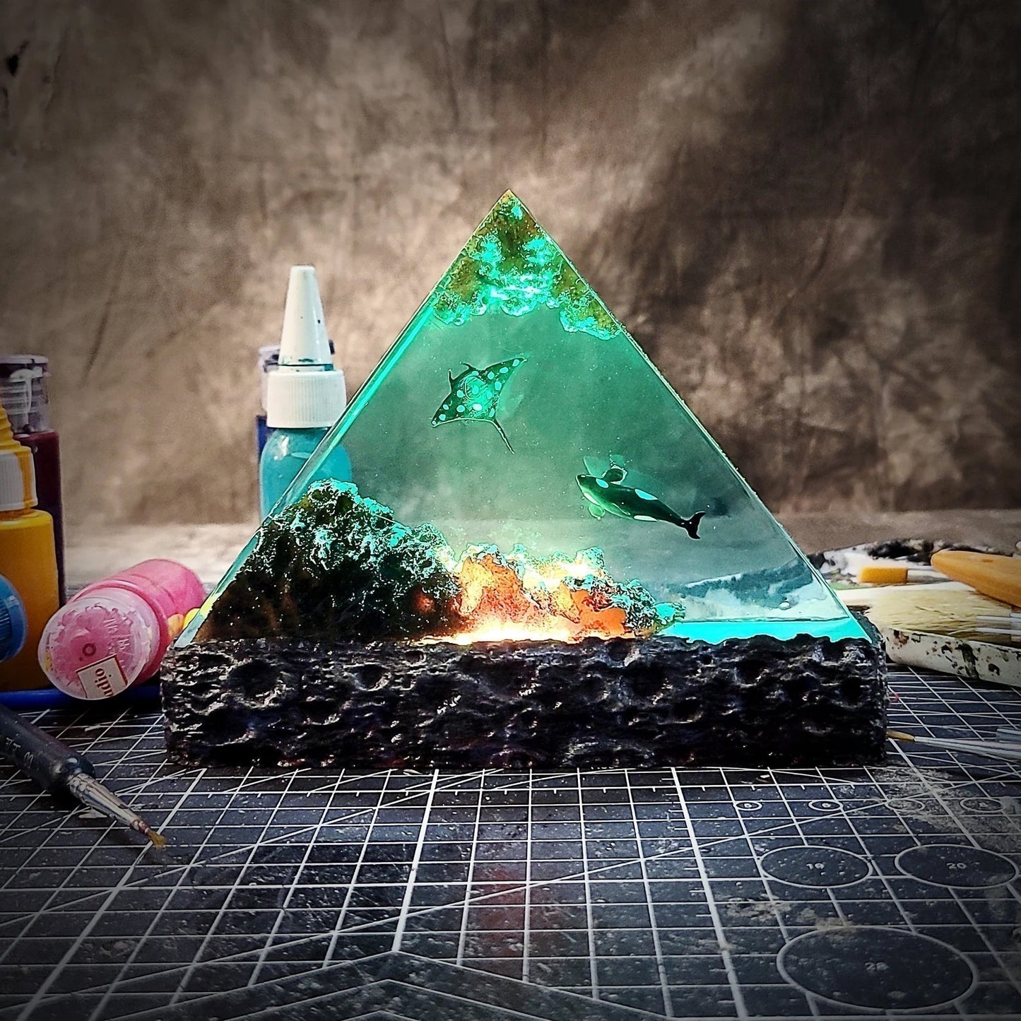 Orca Manta Ray Undersea Ocean Diorama Epoxy Resin Lamp - ArtFIGU