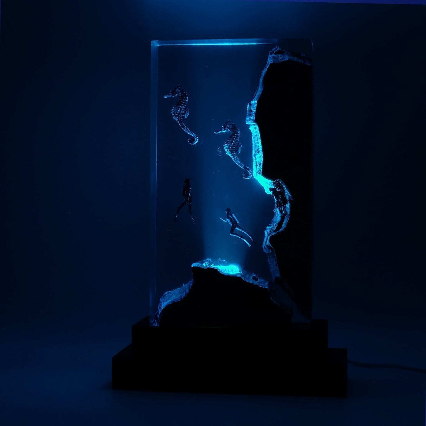 Seahorses & Divers - High Quality Epoxy Resin Lamp - ArtFIGU