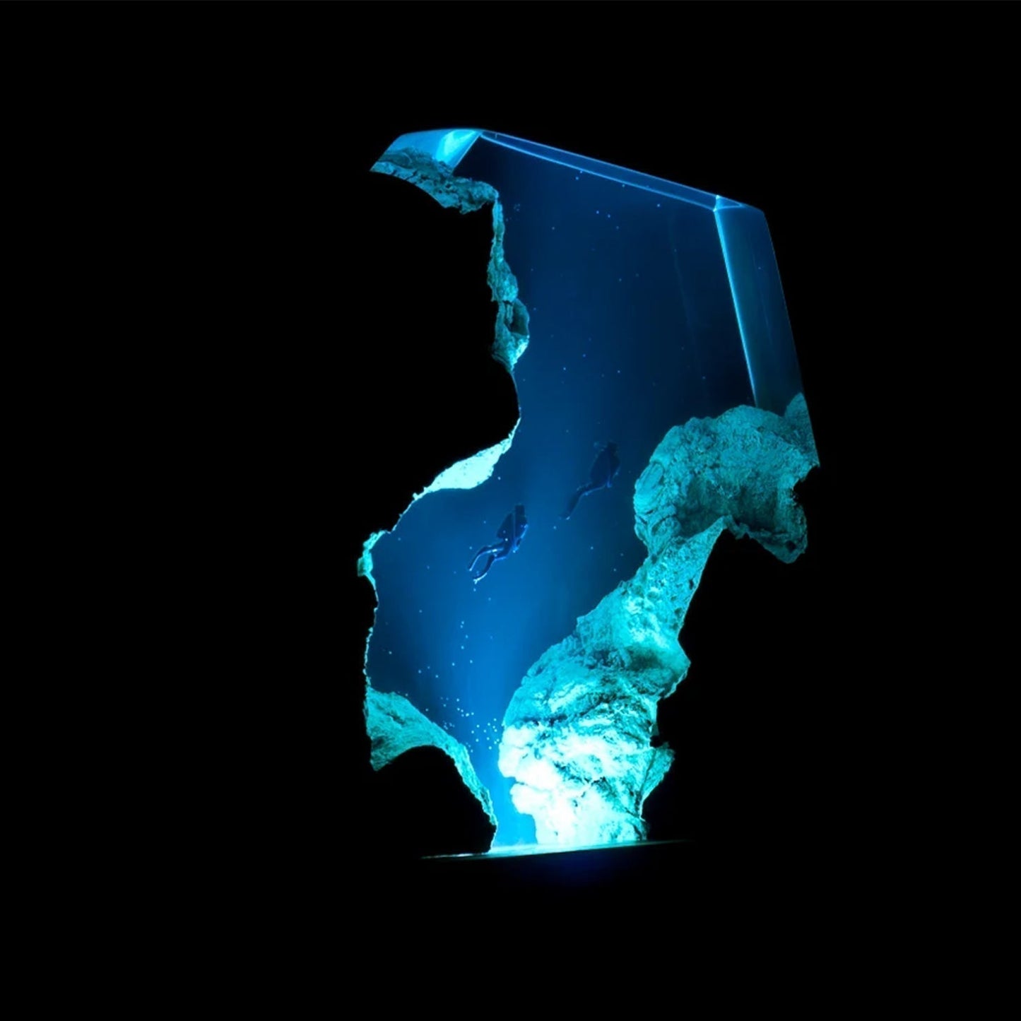Divers Explore Undersea - High Quality Epoxy Resin Lamp - ArtFIGU