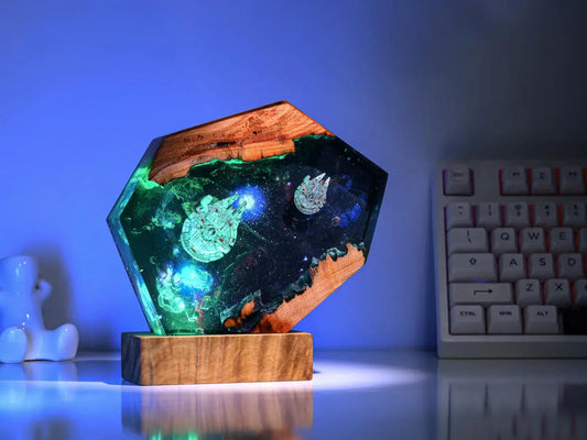 [DE] Universe Astronaut Moon Star Wars Millennium Falcon Galaxy Diorama