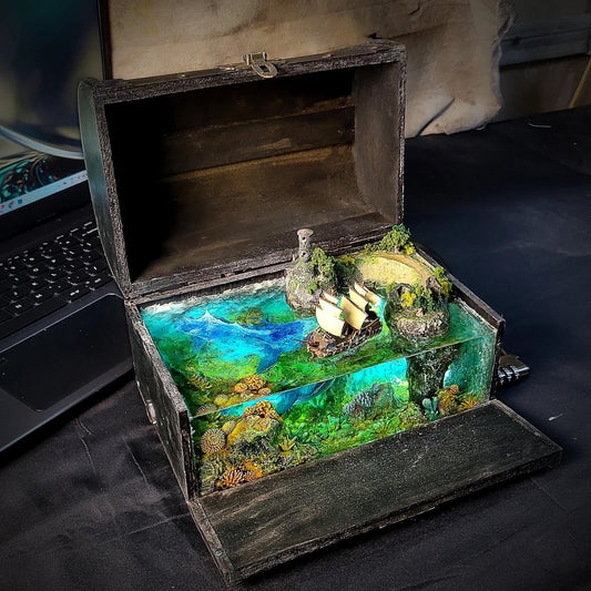 Leviathan the Sea Monster Pirates Mythology Diorama Treasure Mistery Box Gift Epoxy Resin - ArtFIGU