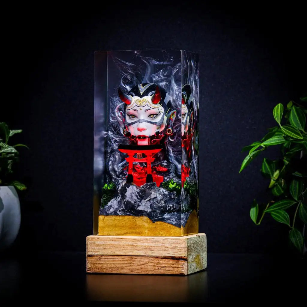 [DE] Girl Oni Mask and Torii Gate