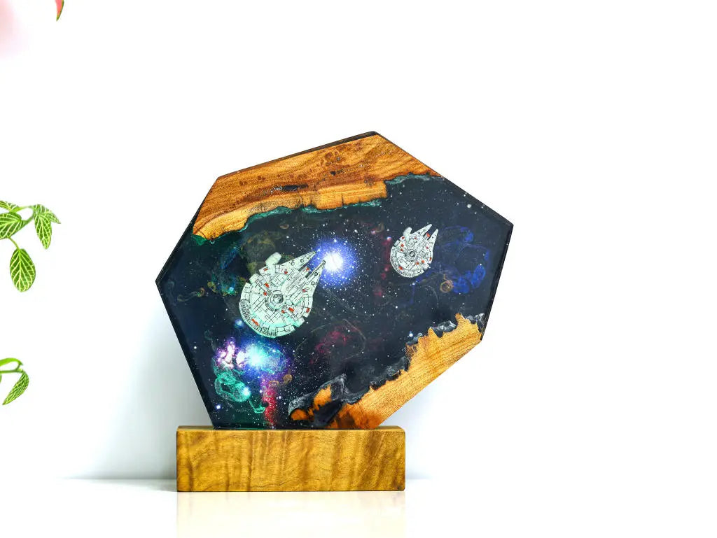 [DE] Universe Astronaut Moon Star Wars Millennium Falcon Galaxy Diorama