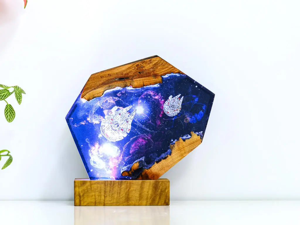[DE] Universe Astronaut Moon Star Wars Millennium Falcon Galaxy Diorama