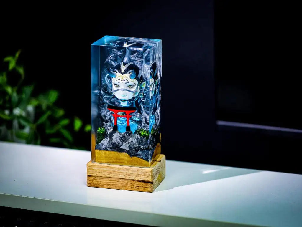 [DE] Girl Oni Mask and Torii Gate
