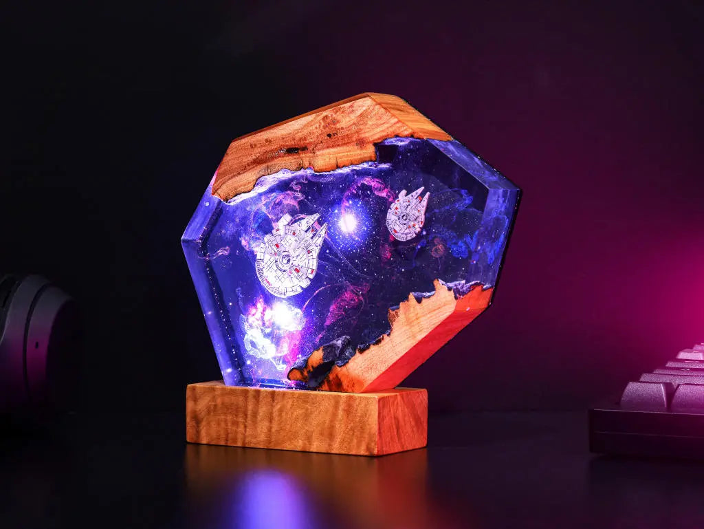 [DE] Universe Astronaut Moon Star Wars Millennium Falcon Galaxy Diorama