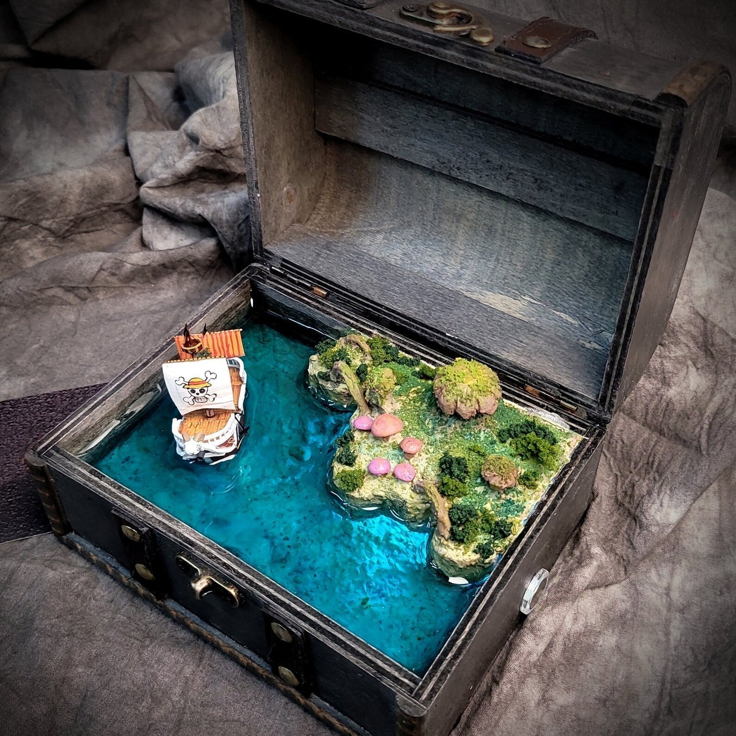 [DE] One Piece Sunny Pirates Going Merry Treasure Mistery Box Gift
