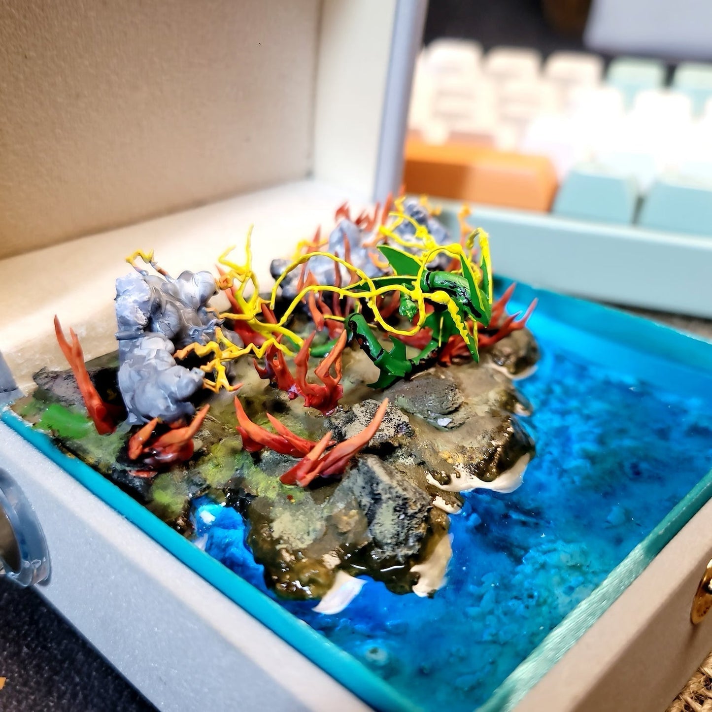 [DE] Pokemon Rayquaza Island Diorama Treasure Mistery Box Gift
