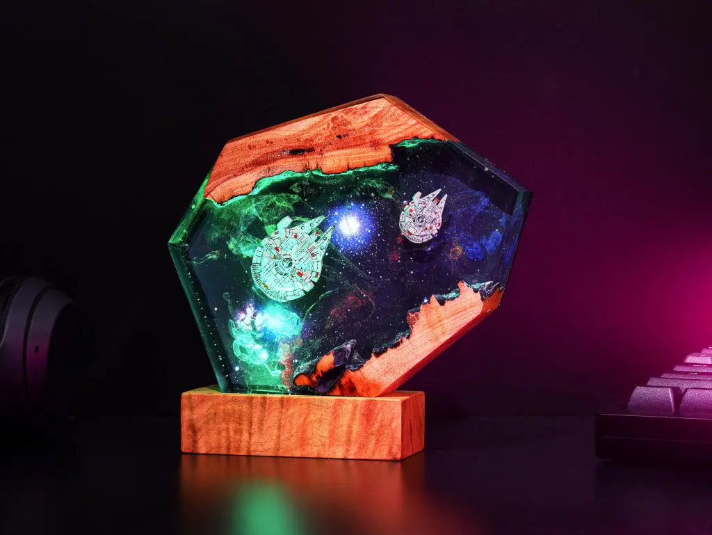 [DE] Universe Astronaut Moon Star Wars Millennium Falcon Galaxy Diorama