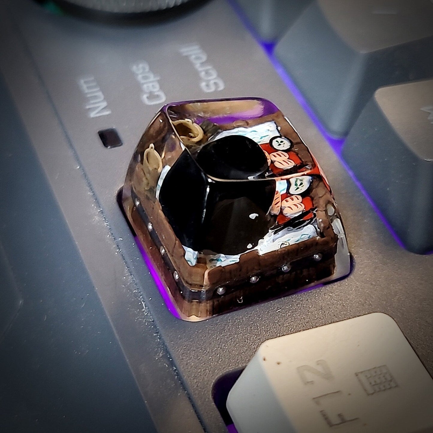 [DE] Spirited A No Face Faceless Artisan Keycaps Epoxy Resin