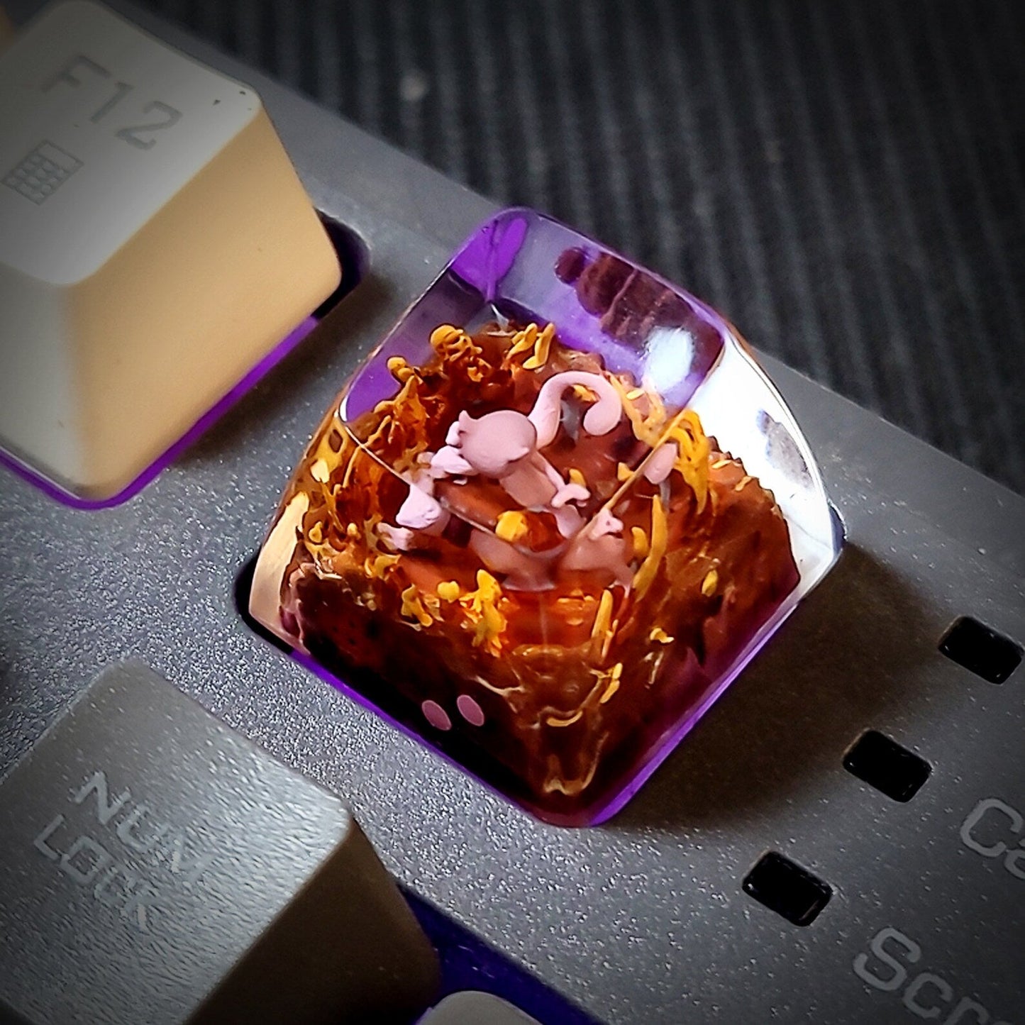 [DE] Pokemon Mewtwo Artisan Keycaps