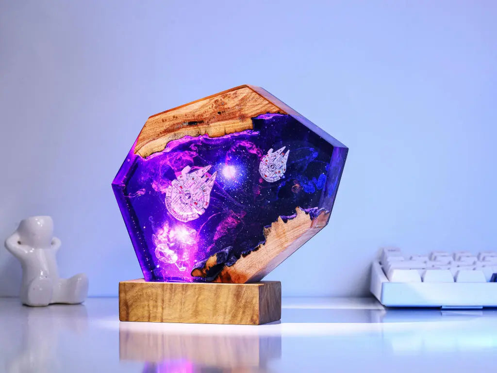 [DE] Universe Astronaut Moon Star Wars Millennium Falcon Galaxy Diorama