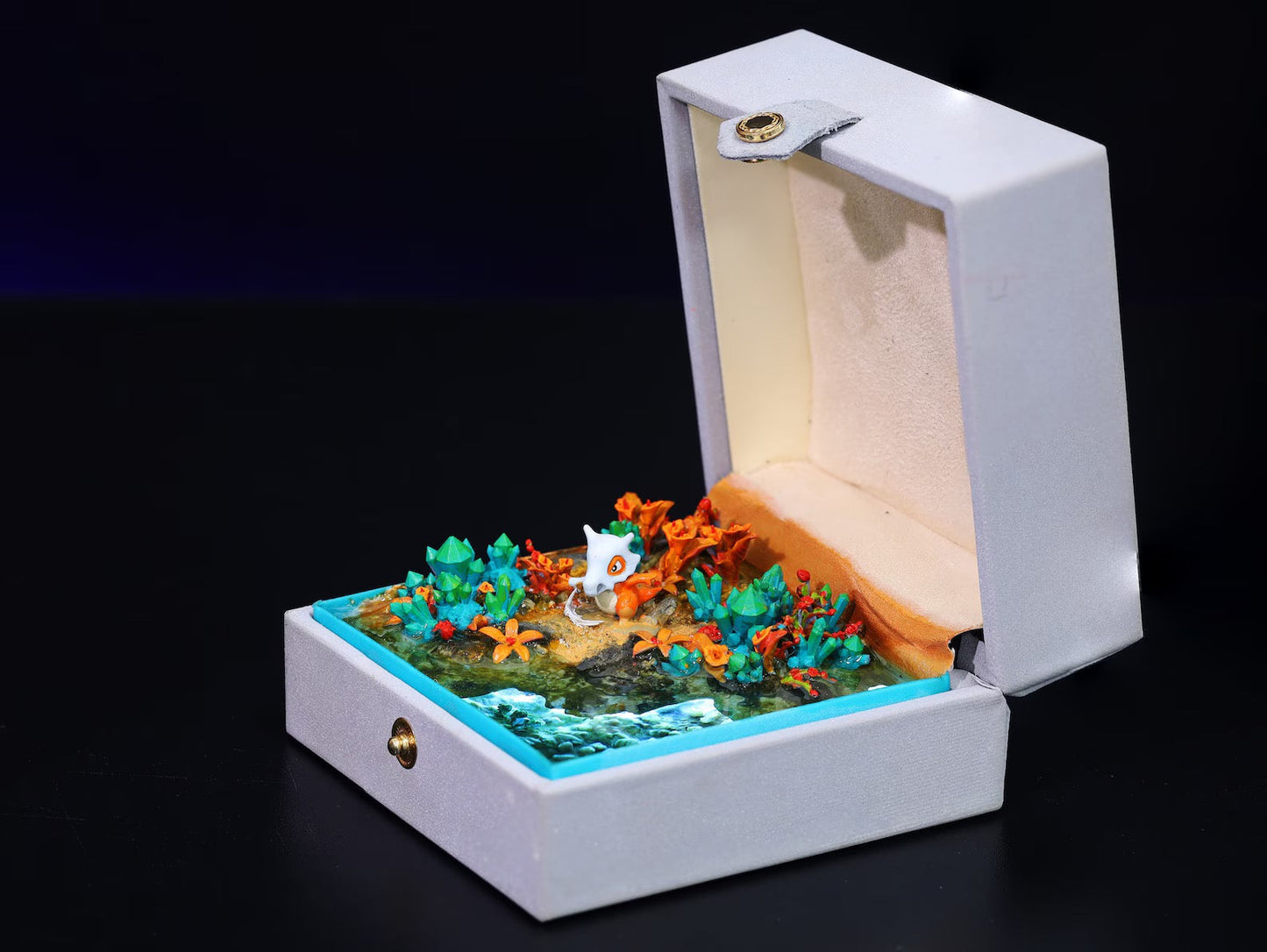 [DE] Pokemon Cubone Garagara Island Diorama Treasure Mistery Box Gift