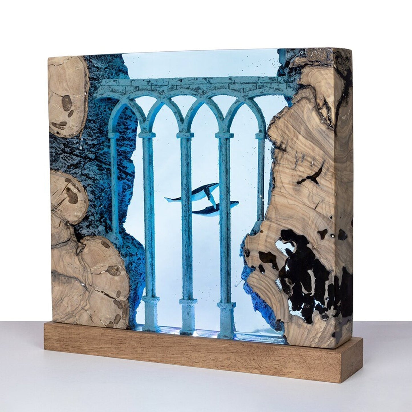 [DE] Humpback Whales In Ancient Ruins - High Quality Epoxy Resin Lamp
