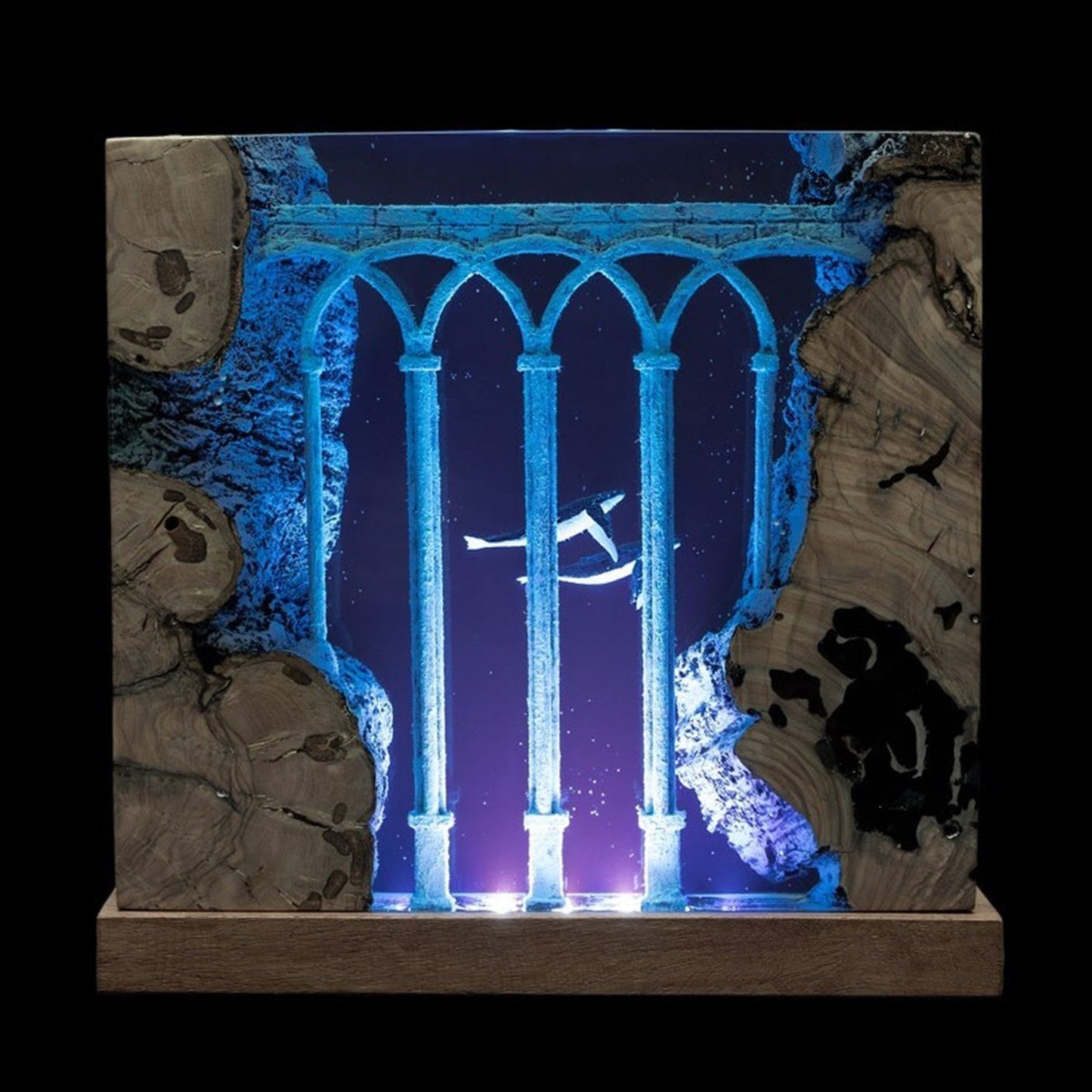[DE] Humpback Whales In Ancient Ruins - High Quality Epoxy Resin Lamp