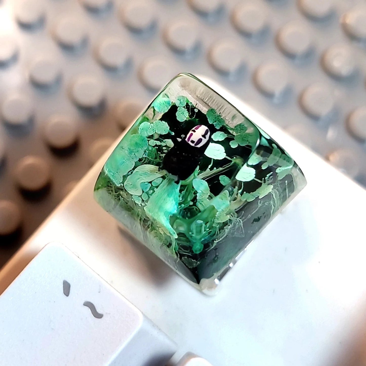 [DE] Spirited Away No Face Faceless Artisan Keycaps Epoxy Resin