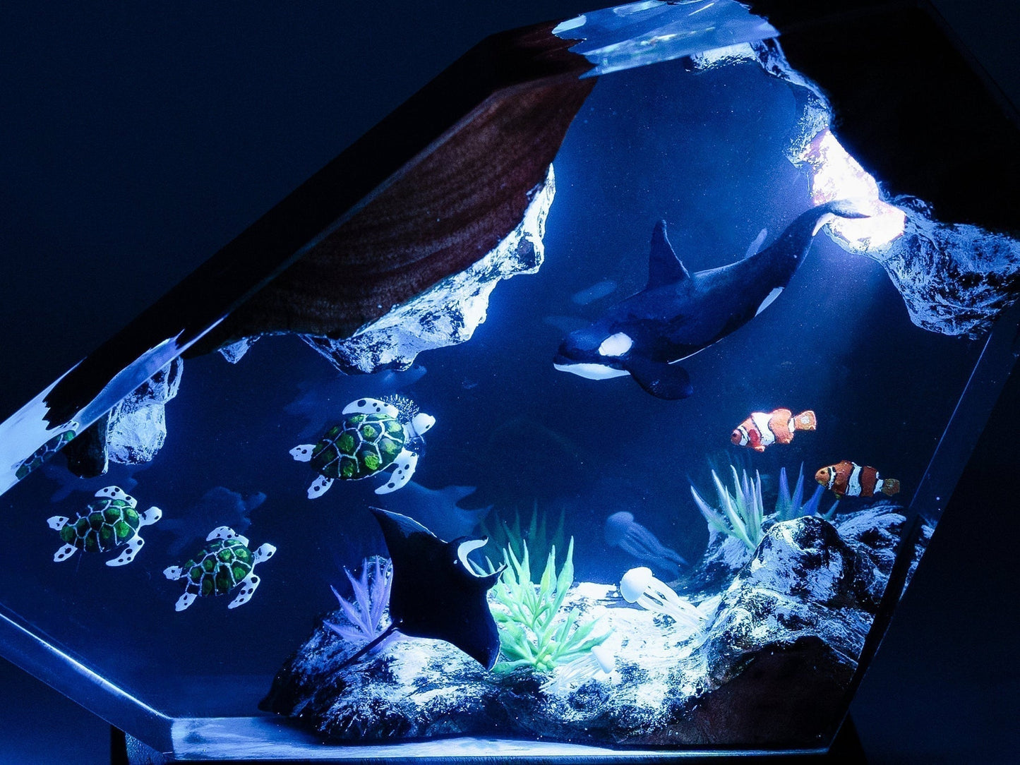 Orca Sea Turtles Manta Ray Undersea Ocean Diorama Epoxy Resin Lamp, Night Light - ArtFIGU