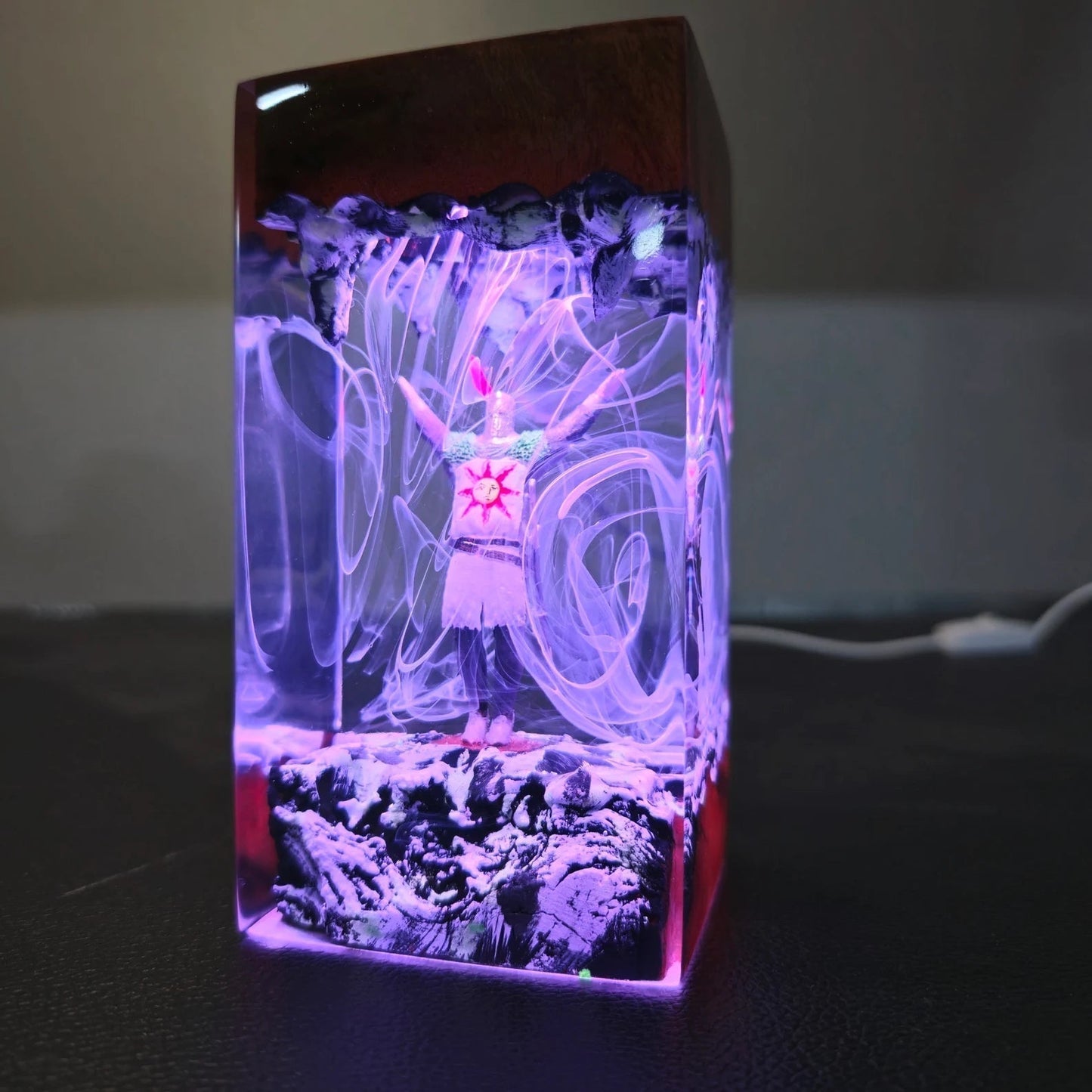 [DE] Solaire of Astora Praise The Sun Tarot Card Thank God Dark Souls Epoxy Resin Lamp, Night Light