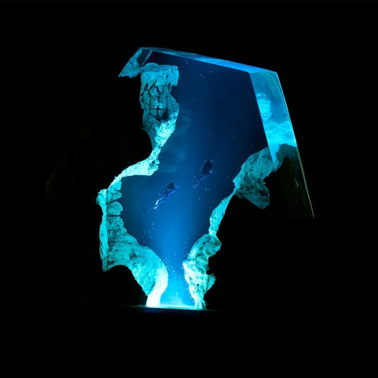 Divers Explore Ancient Ruins Undersea - High Quality Epoxy Resin Lamp - ArtFIGU