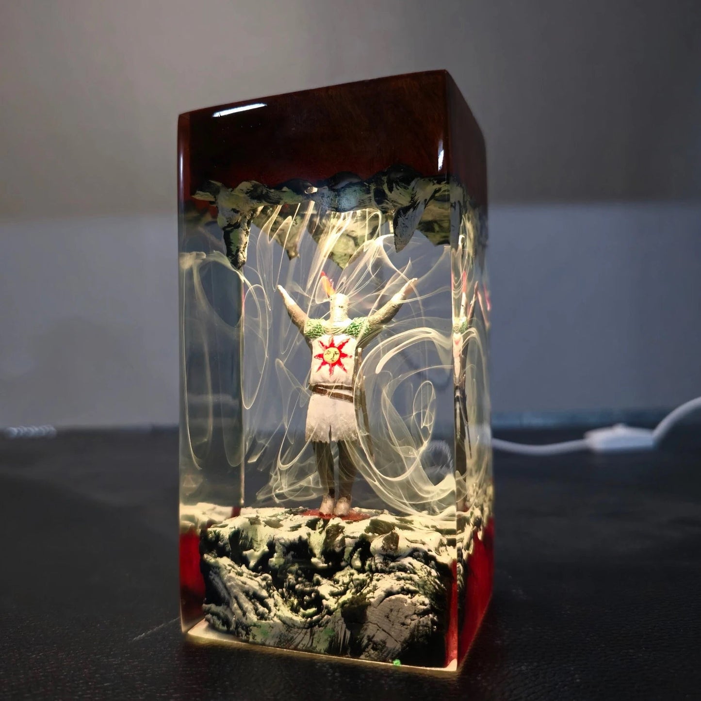 [DE] Solaire of Astora Praise The Sun Tarot Card Thank God Dark Souls Epoxy Resin Lamp, Night Light